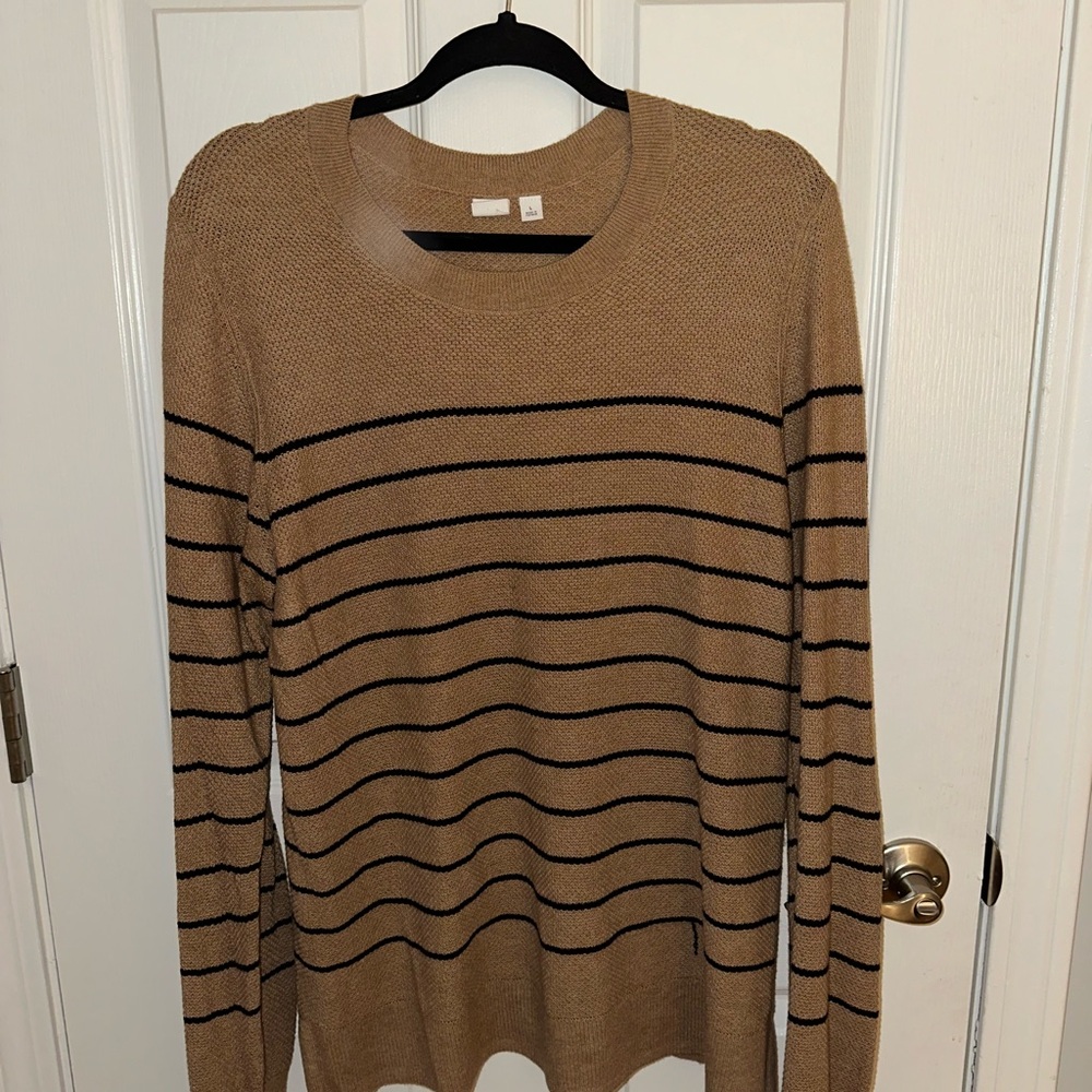 Women’s Old Navy Tan Striped Sweater